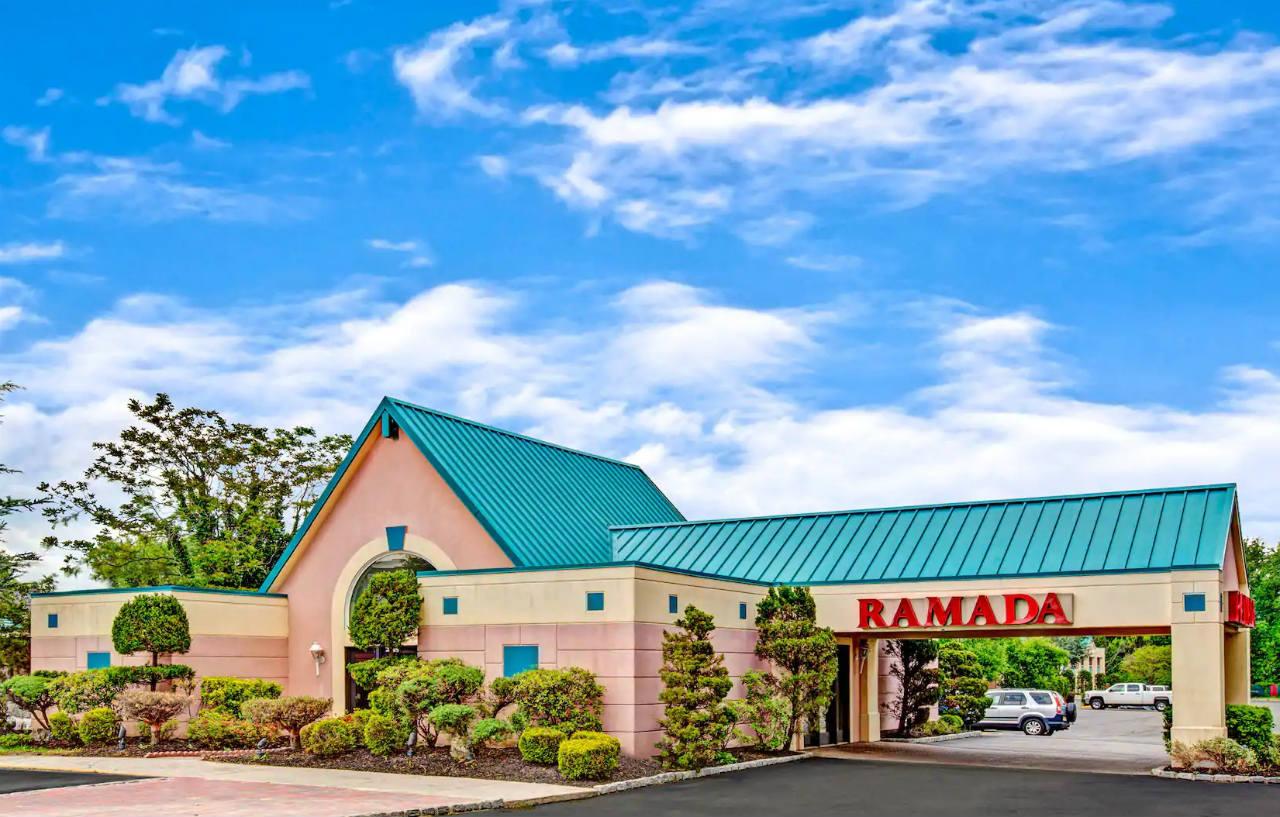Ramada By Wyndham Parsippany Hotel Exterior foto